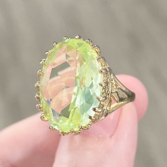 Jewelry - 10K Huge Green Spinel mid century elegant heavy oval yellow gold stateme…